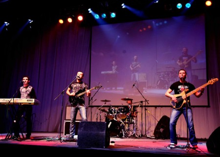 Группа James Bond